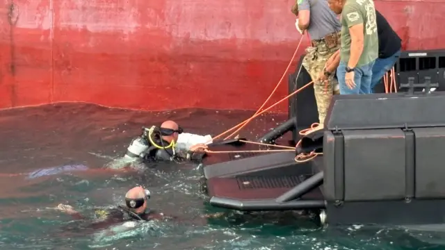PF e PM localizam grande quantidade de droga escondida em navio no Porto de Salvador