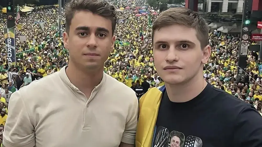 Petistas pedem apreensão de passaportes de Nikolas Ferreira e Lucas Pavanato