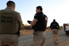 policiais militares e civis