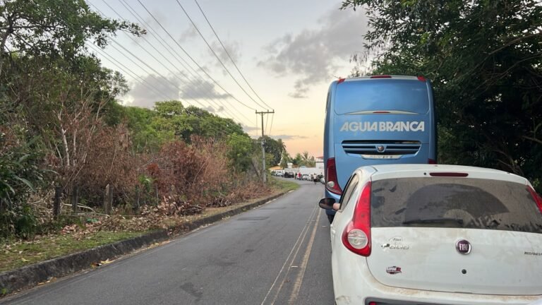 trânsito lento nas praias de Saubara