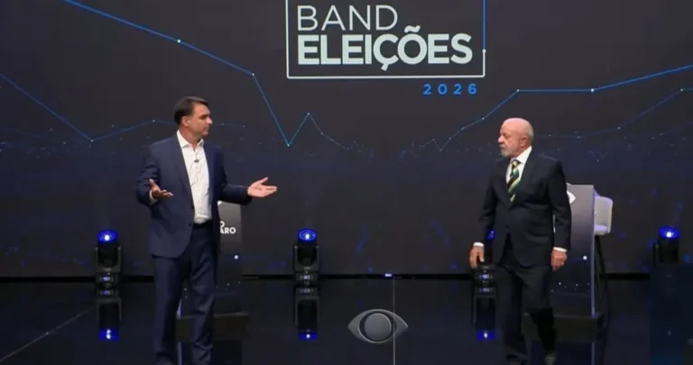 flávio bolsonaro e lula durante debate presidencial na Band