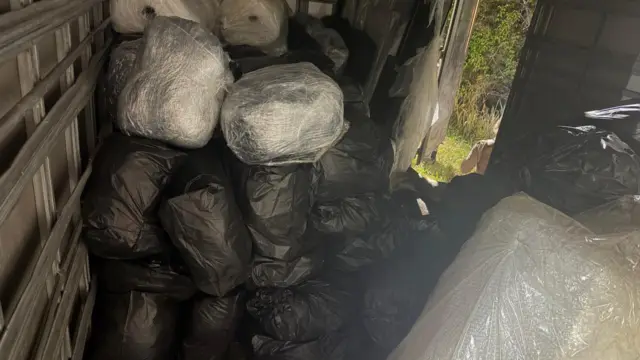 droga apreendidas em caminhão em Simões Filho