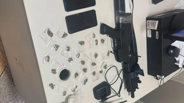 armas, drogas e celulares apreendidos em salvador