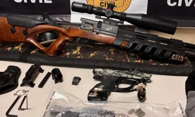 pistola e espingarda apreendidas em santo amaro
