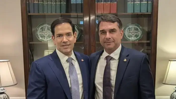 na foto: Marco Rubio e Flávio Bolsonaro