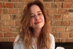 Palomma Duarte sorrindo em foto familiar